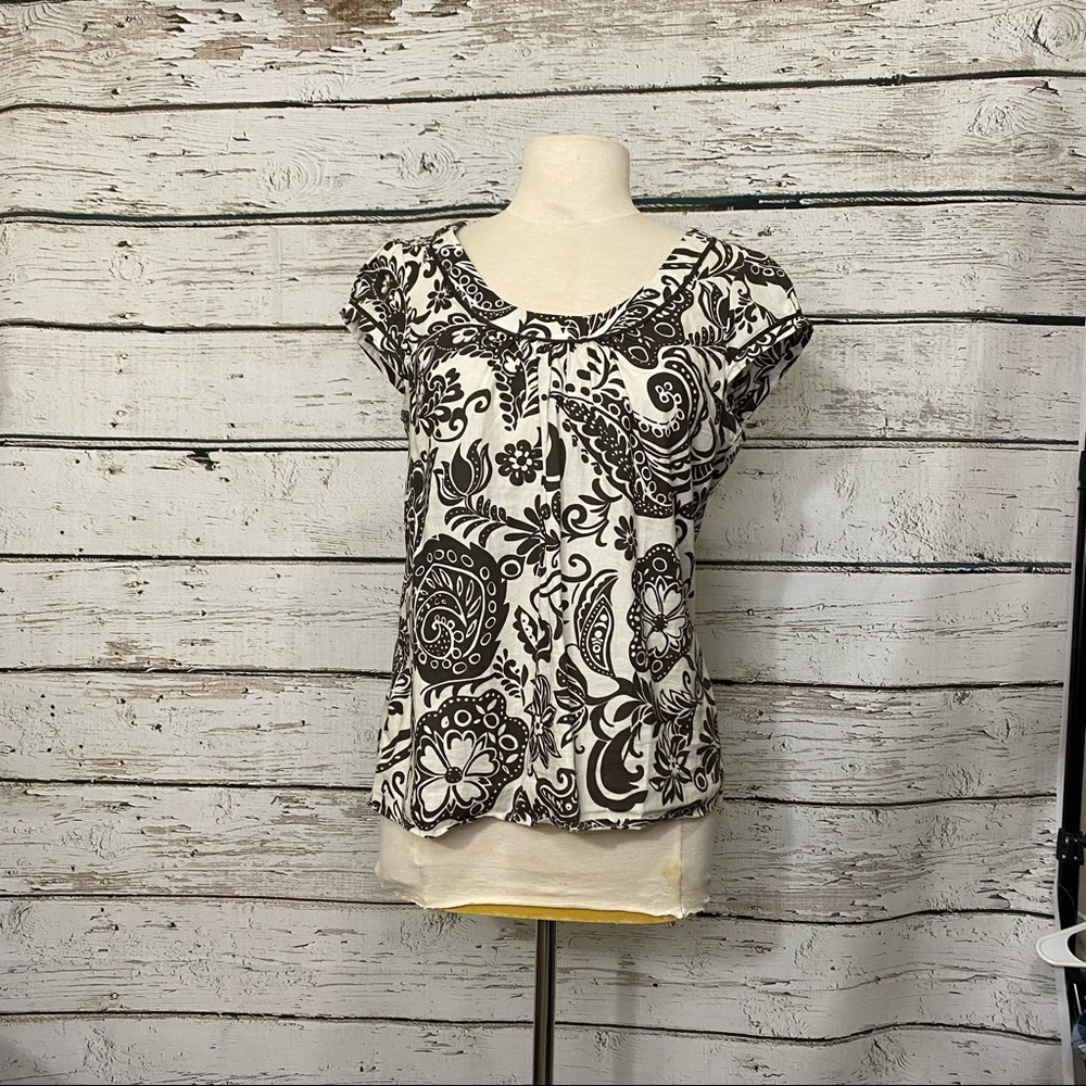 Geoffrey Beene Sport Top Brown and white Size MED  EUC